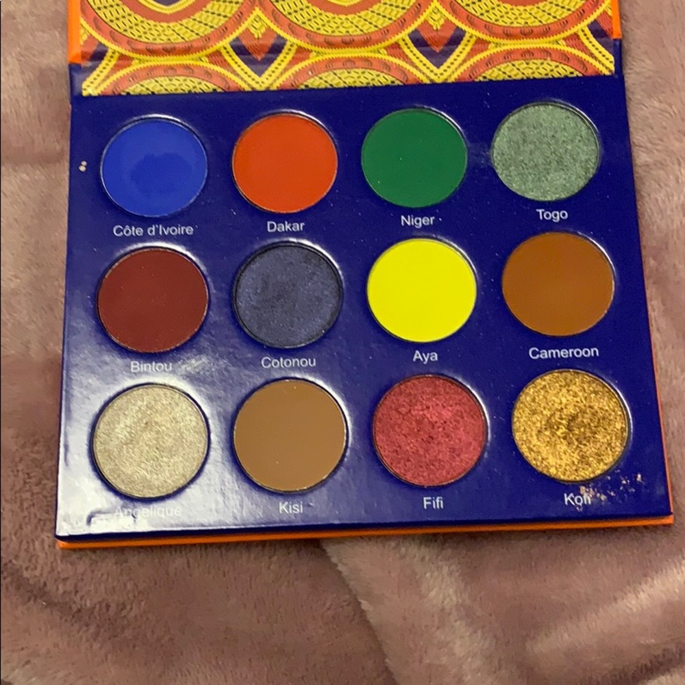 Juvias place pallet